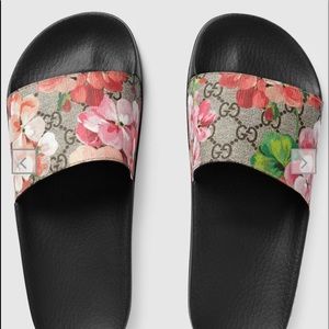 Gucci-slides Size 9.5